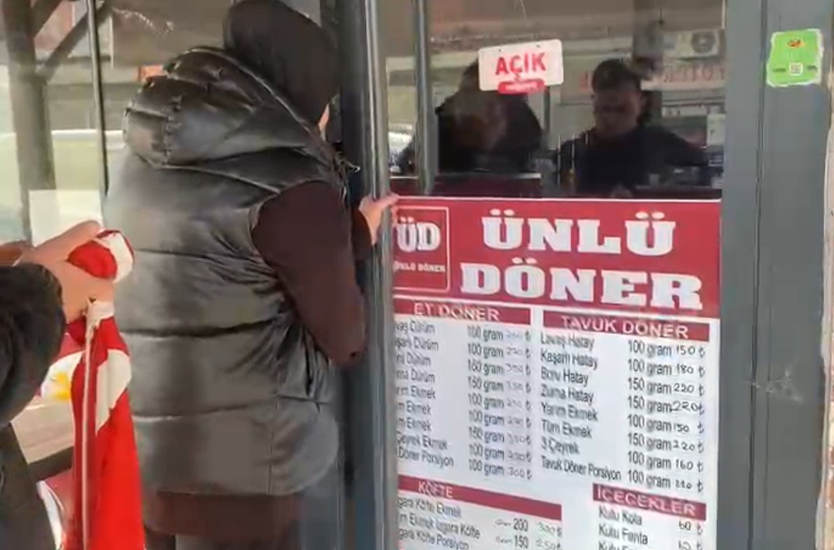 &Ouml;ğrencilerin zehirlenmesinin ardından m&uuml;h&uuml;rlenen iş yerinden alınan numuneler temiz &ccedil;ıktı
