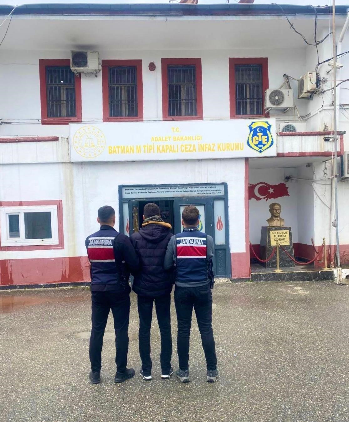 Batman&rsquo;da aranan 50 kişi yakalandı
