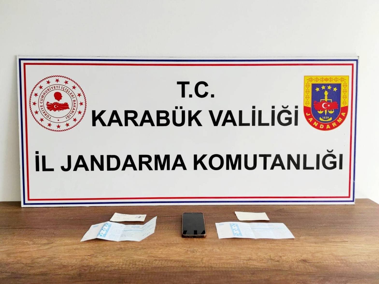 Karab&uuml;k&rsquo;te uyuşturucu ve tefecilik operasyonu
