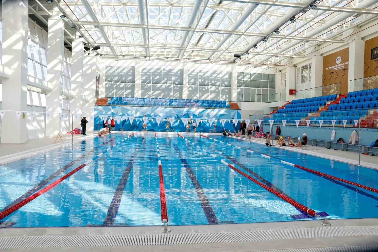 Ak&ccedil;aabat&rsquo;ta minik y&uuml;z&uuml;c&uuml;ler yetişiyor
