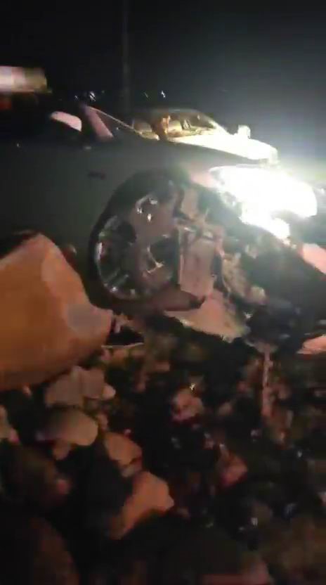 Diyarbakır&rsquo;da ara&ccedil; yoldan &ccedil;ıktı: 1 yaralı
