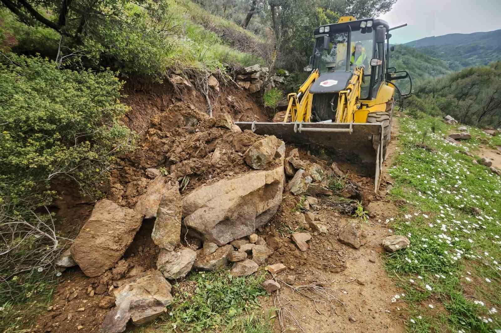 Efeler Belediyesi ulaşımdaki aksaklıkları ortadan kaldırıyor