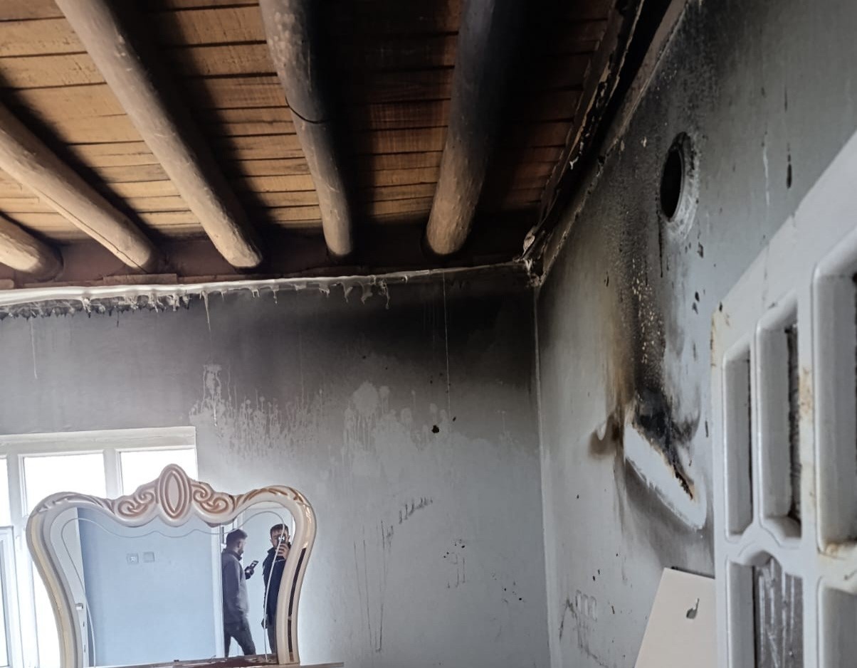 Başkale’de ev yangını maddi hasara yol açtı