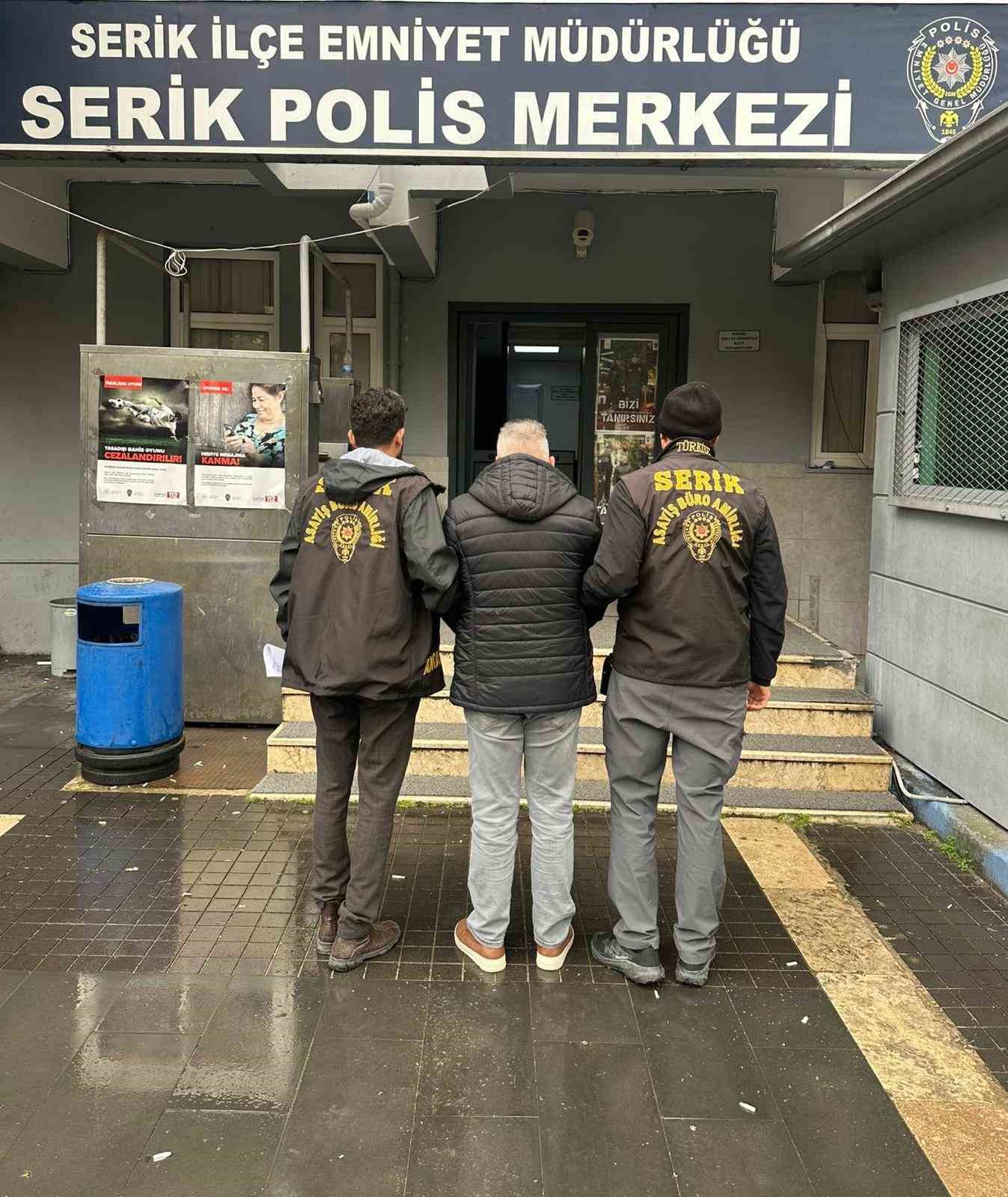 10 yıldır firari olan hükümlü Serik’te yakalandı
