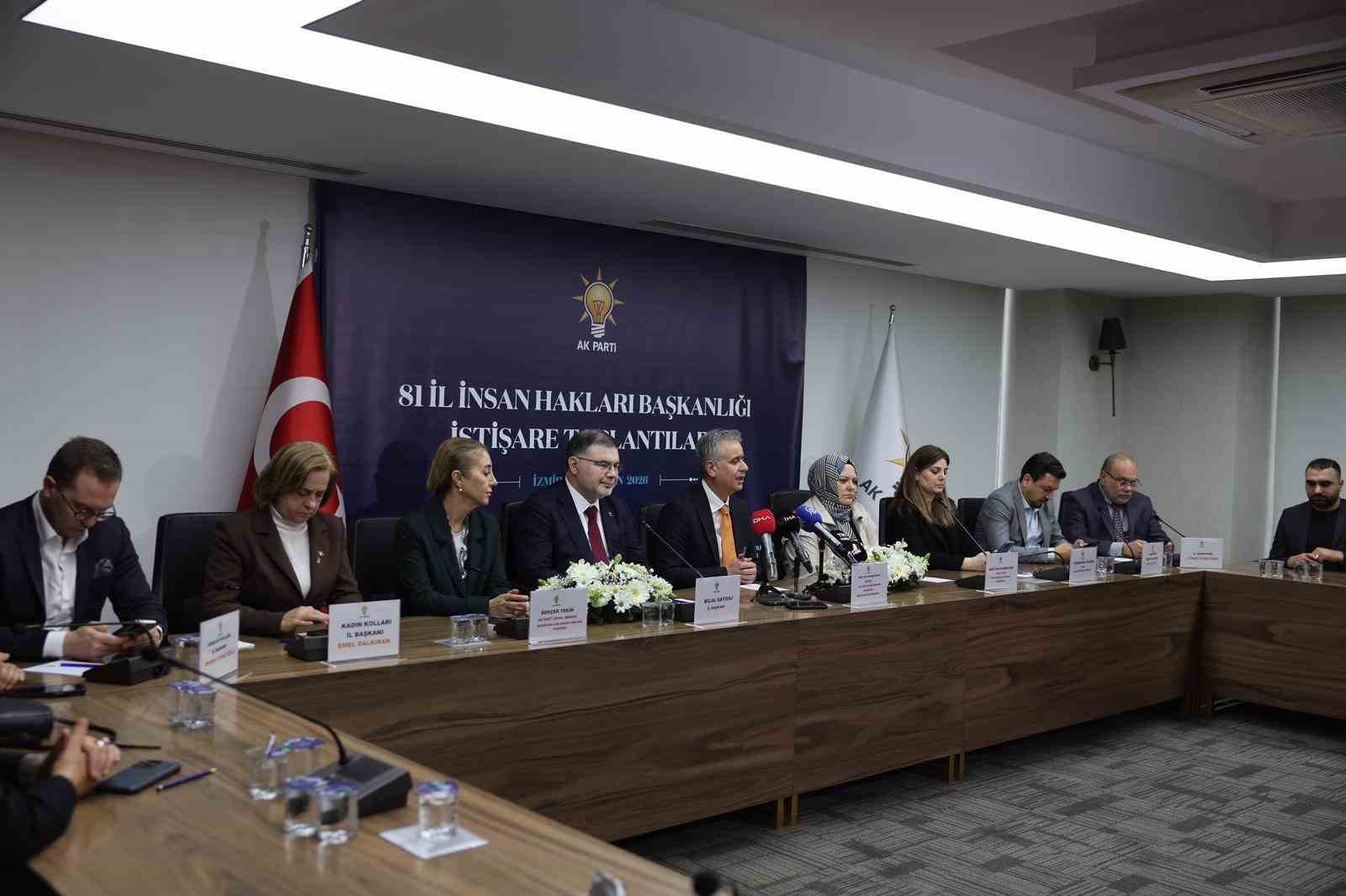 İzmir&rsquo;de &lsquo;81 İl İnsan Hakları Başkanlığı İstişare Toplantısı&rsquo; ger&ccedil;ekleştirildi
