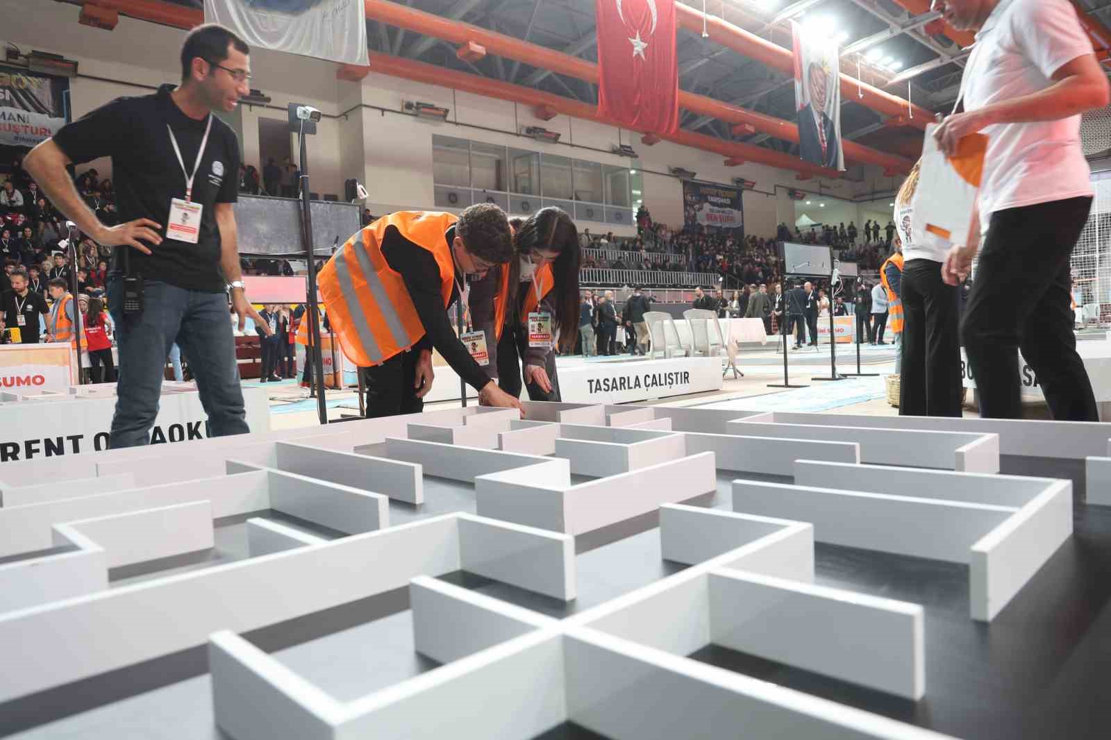 Depremin izlerinin silindiği Hatay&rsquo;da 4 bin 67 &ouml;ğretmen ve &ouml;ğrenci robot yarışmasında yarışacak
