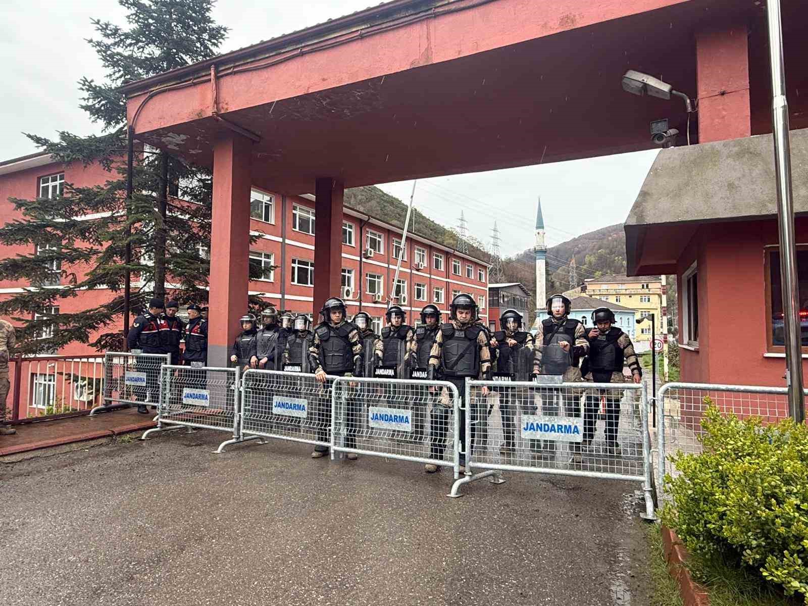 Olaylı seçimin ardından İl Genel Meclisinde ’kapalı oturum’