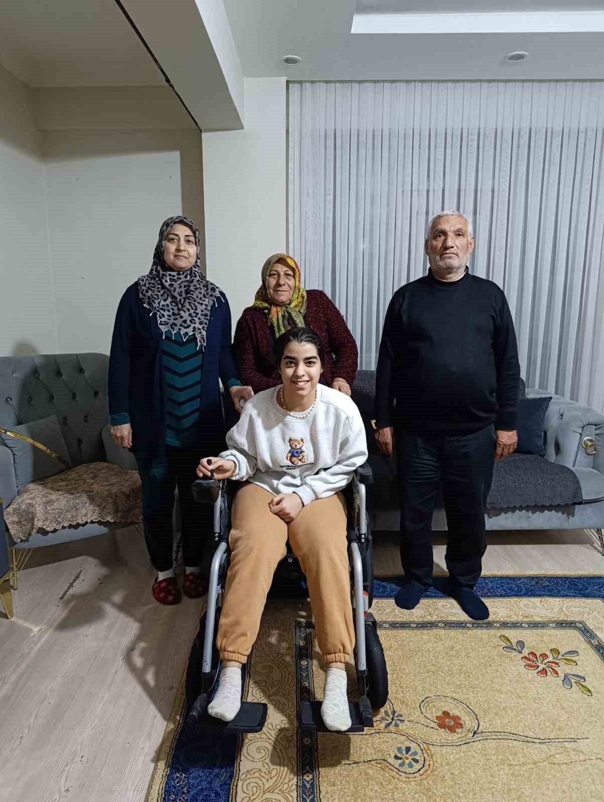 Engelli bireyin sosyal medya &uuml;zerinden yaptığı yardım &ccedil;ağrısı karşılıksız kalmadı
