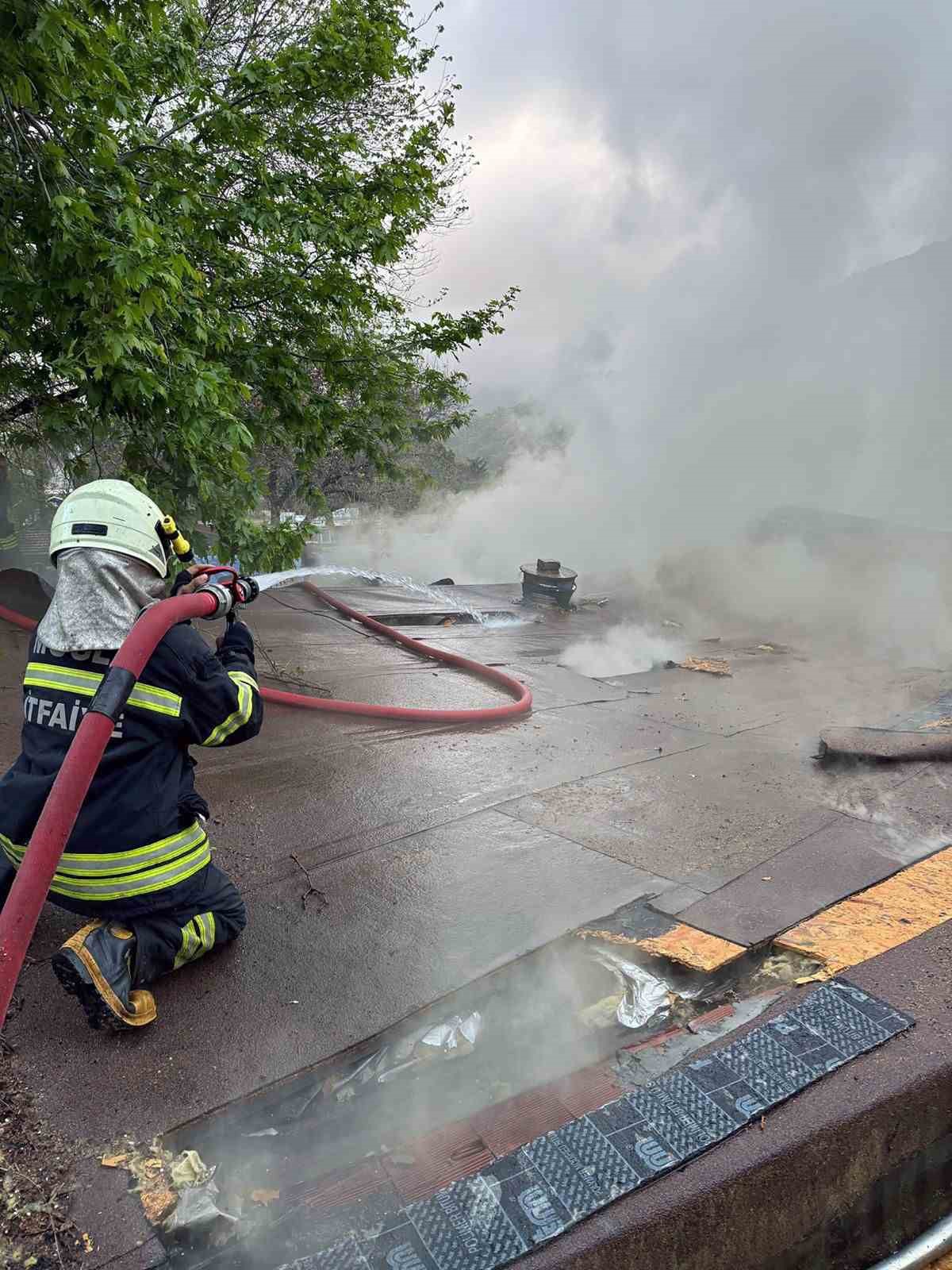 Ortaca Dalyan&rsquo;da &ccedil;atı yangını
