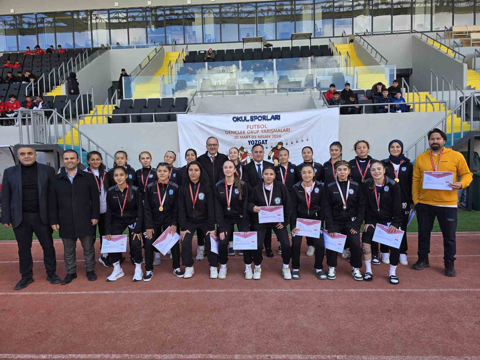 Yozgat&rsquo;ta 288 sporcunun katıldığı Okul Sporları Futbol M&uuml;sabakaları tamamlandı

