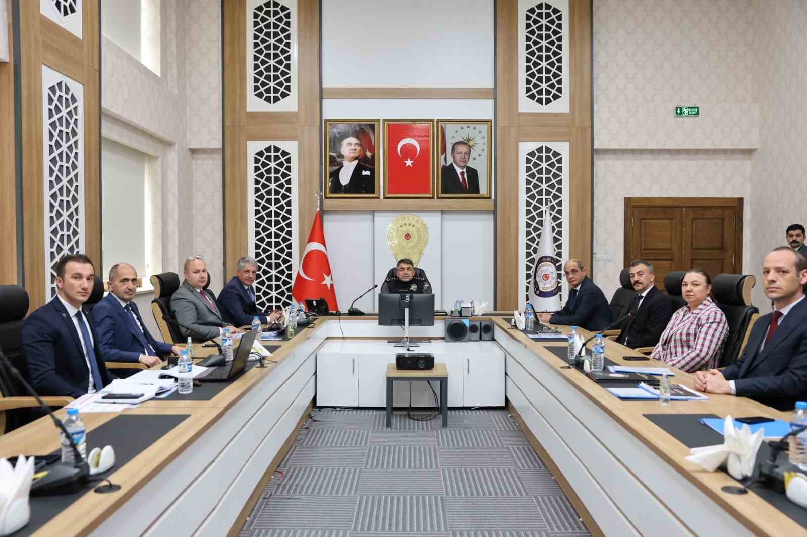 Erzurum Emniyeti&rsquo;nde "İlk &Ccedil;eyrek" değerlendirmesi
