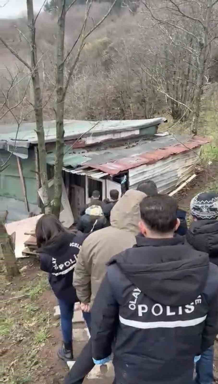 Cesedi ormana g&ouml;m&uuml;p mahkemede birbirini su&ccedil;layan kardeşler cezadan kurtulamadı
