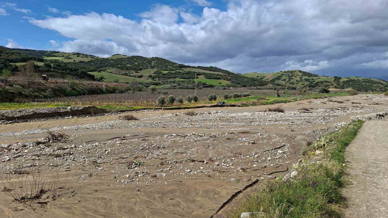 Ziyanlar Mahallesi&rsquo;nde taşkın alarmı
