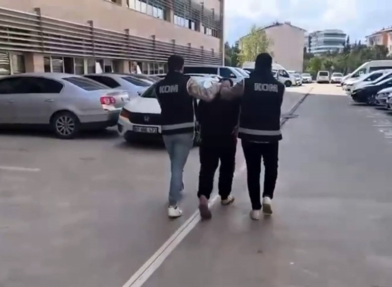 Antalya&rsquo;da eğlence mekanını kurşunlayan ş&uuml;pheli tutuklandı
