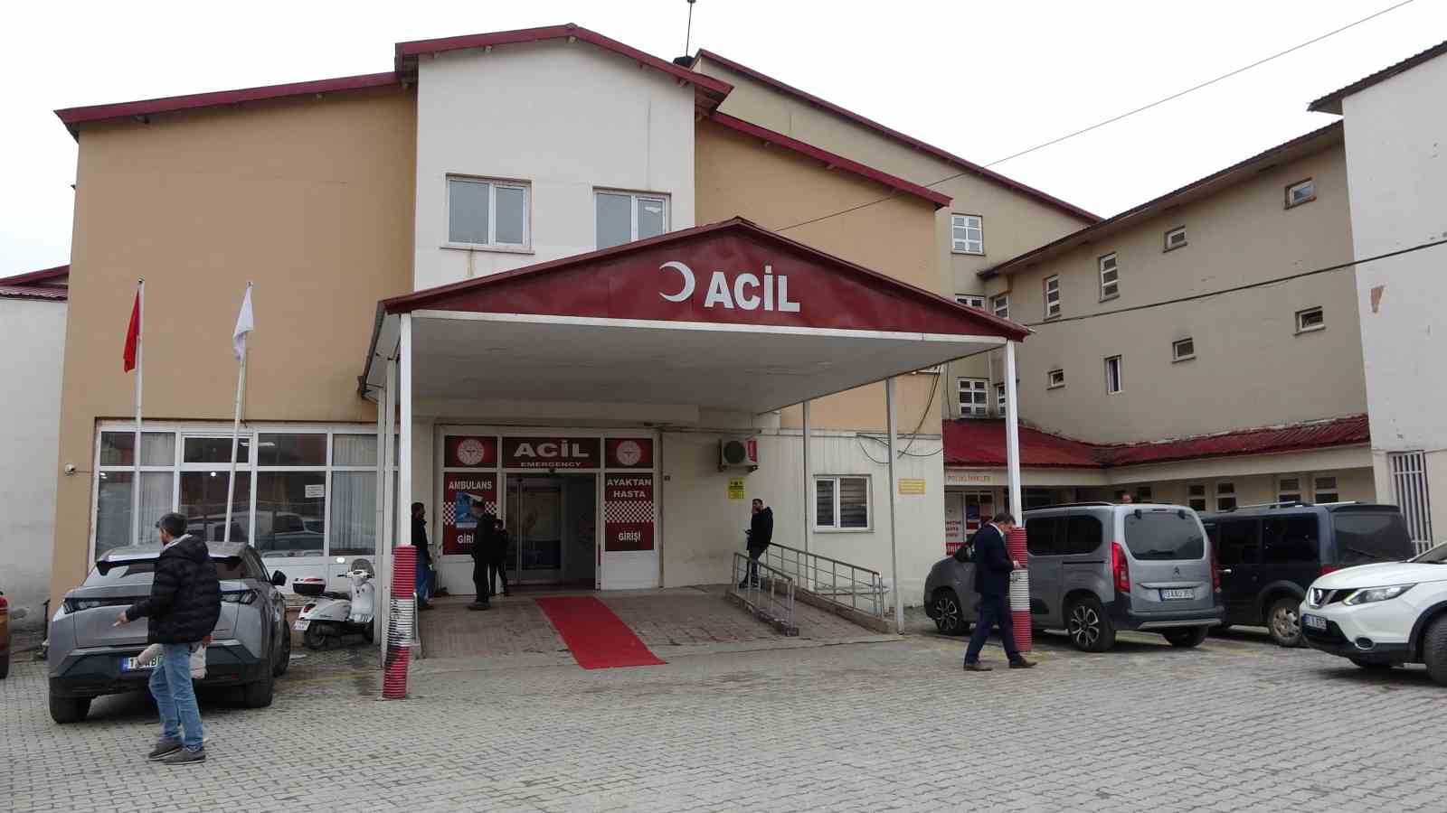 Hizan&rsquo;da sağ olarak bulunan k&uuml;&ccedil;&uuml;k kızın babasından ekiplere teşekk&uuml;r
