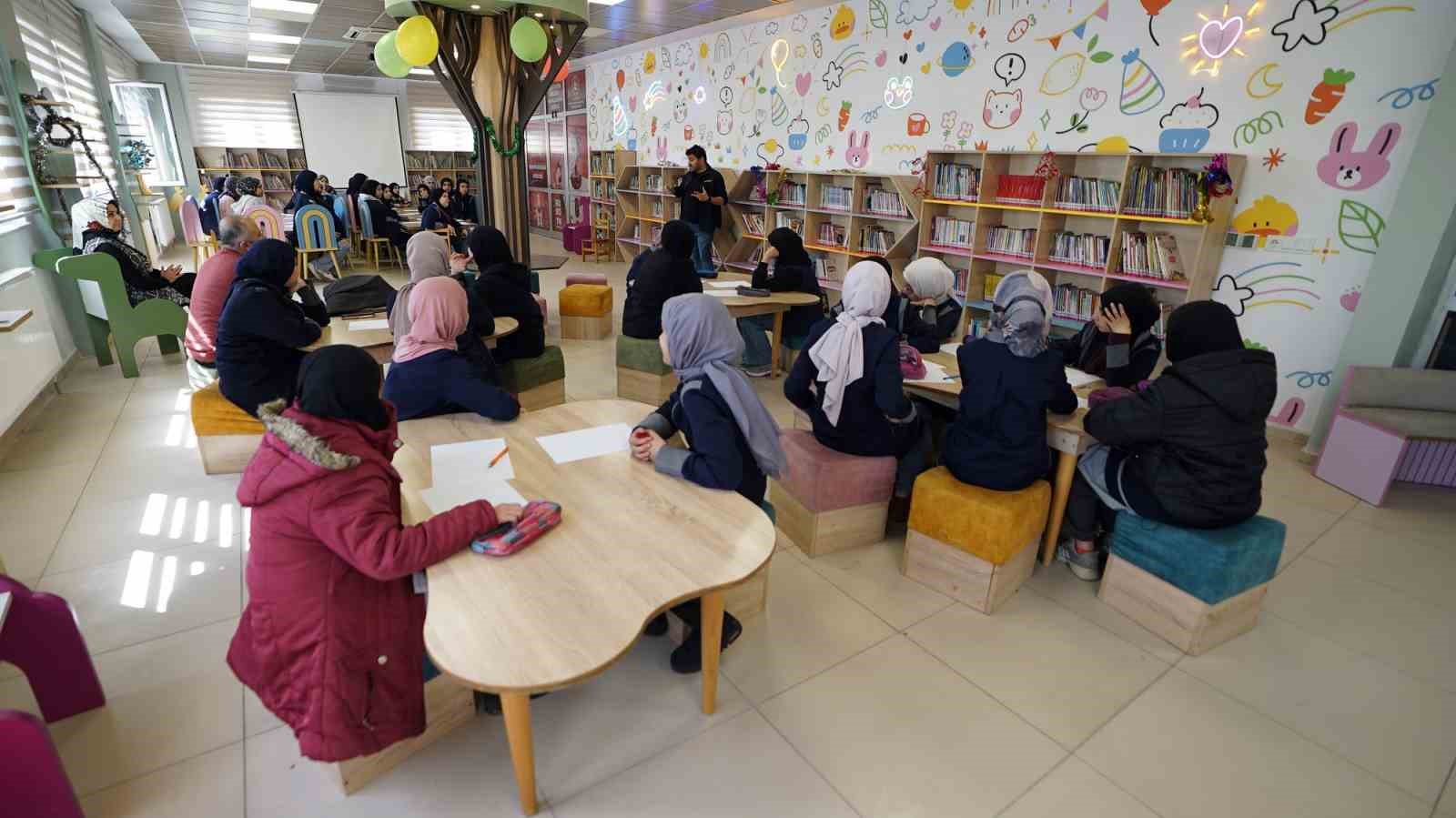 Kahramanmaraş&rsquo;ta geleceğin yazarlarına ilham veren at&ouml;lye
