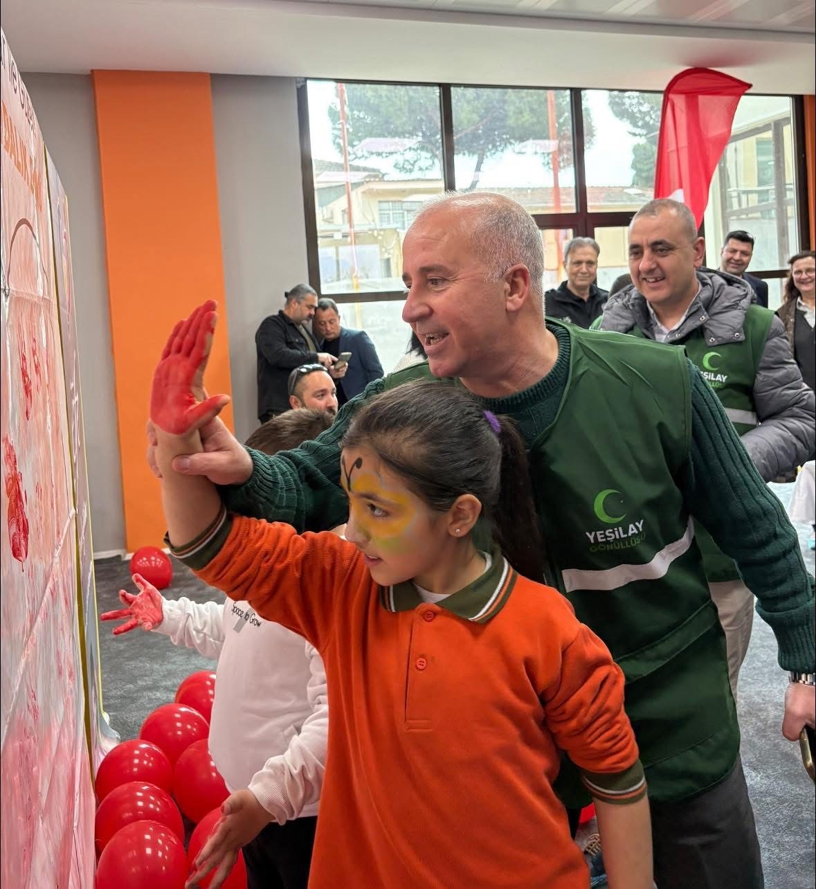 Bayındır&rsquo;da Otizm Farkındalık G&uuml;n&uuml;&rsquo;nde renkli bowling şenliği
