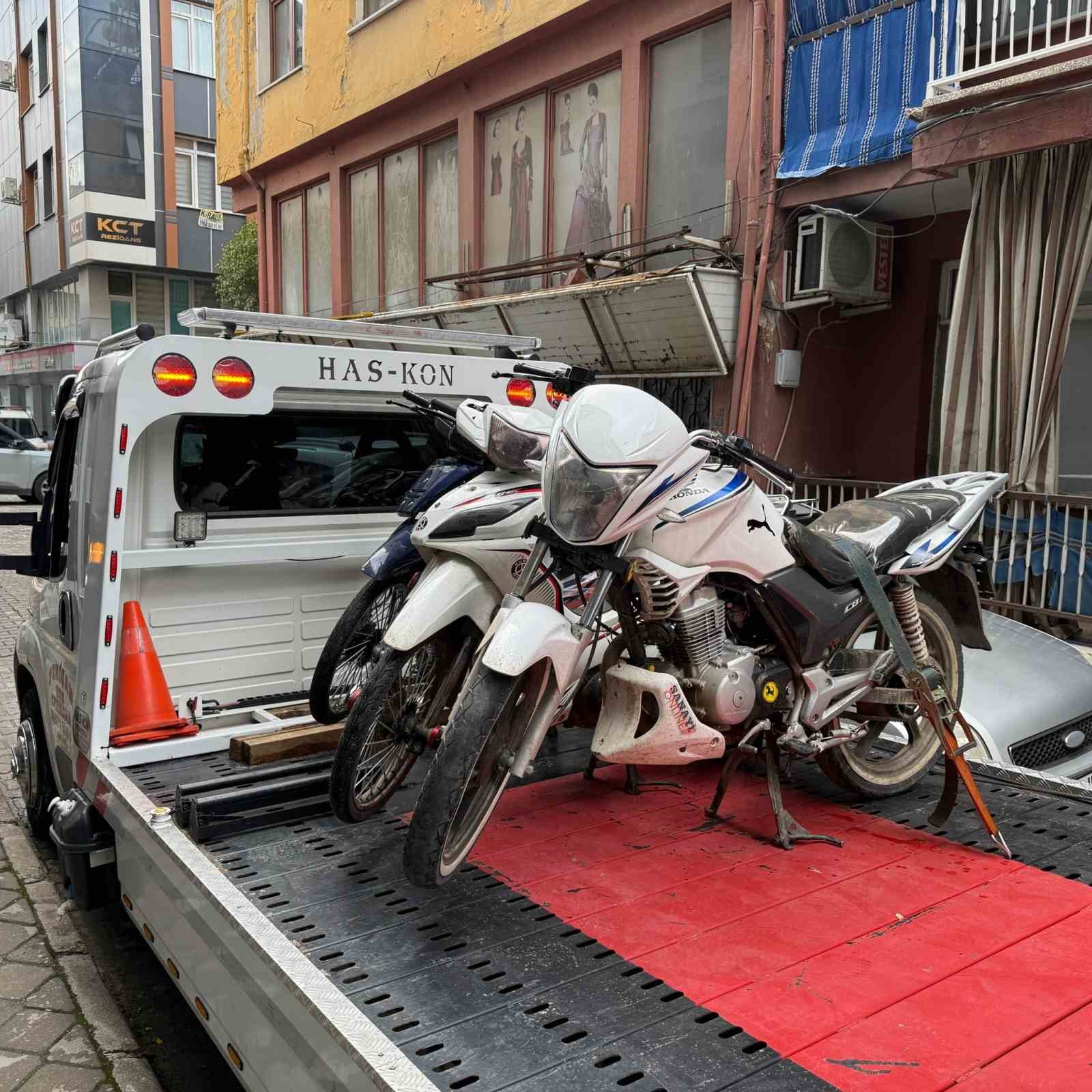 Manisa&rsquo;da kuralsız motosikletlere ağır darbe: 196 bin TL ceza
