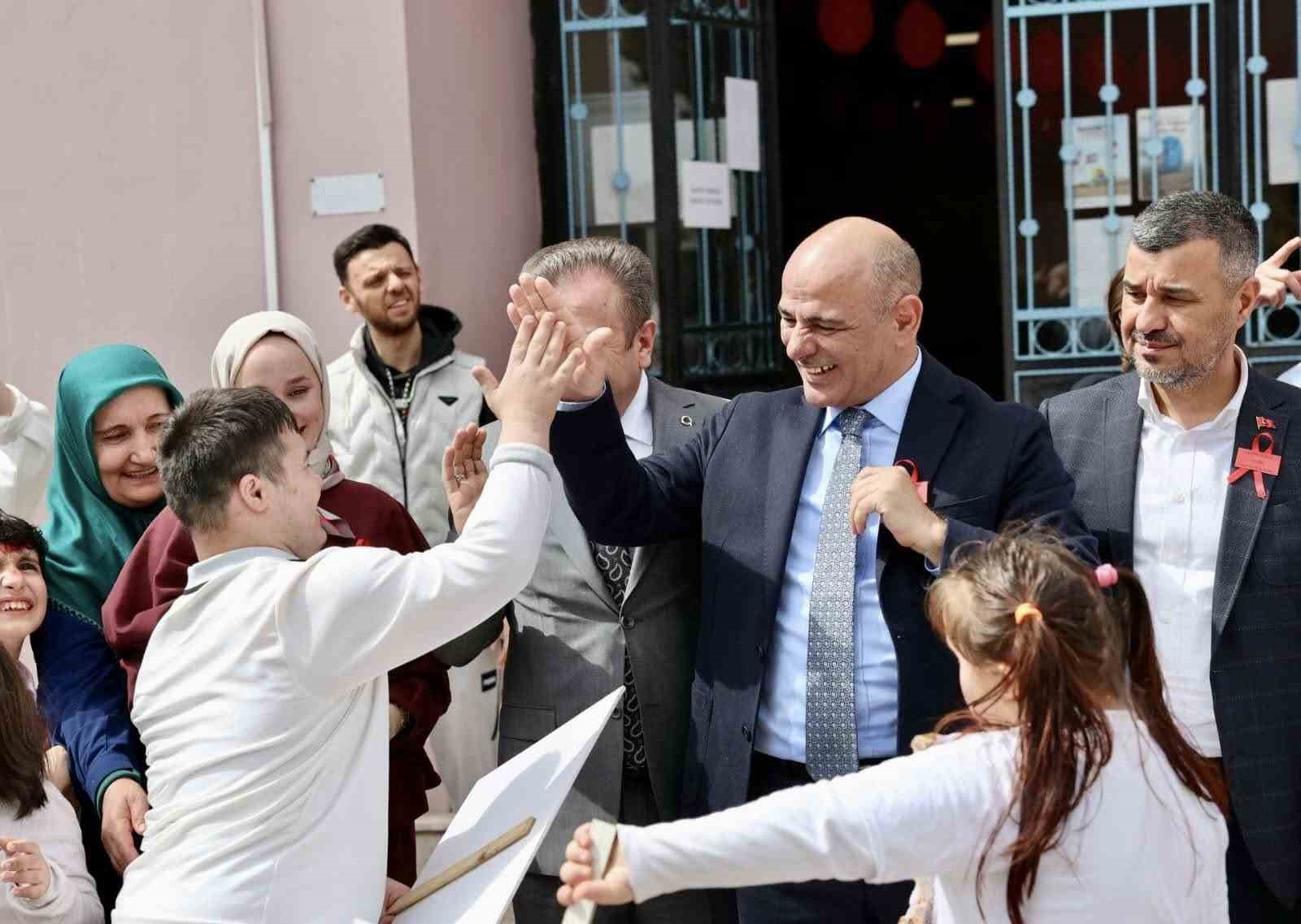 Başkan S&ouml;ğ&uuml;t: "Farklılıklarımızla g&uuml;&ccedil;l&uuml;y&uuml;z, sevgiyle biriz"
