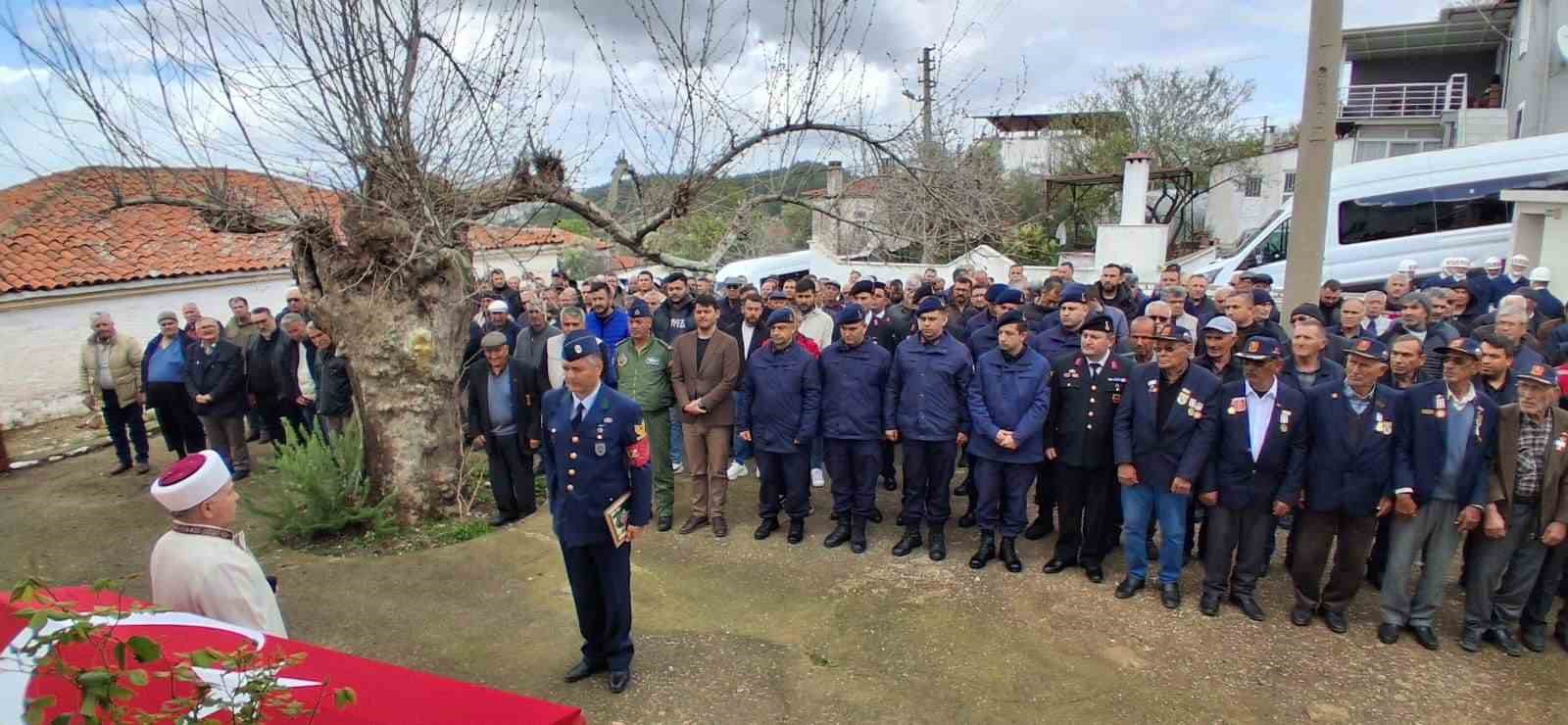 Yatağan&rsquo;da Kıbrıs Gazisi son yolculuğuna uğurlandı
