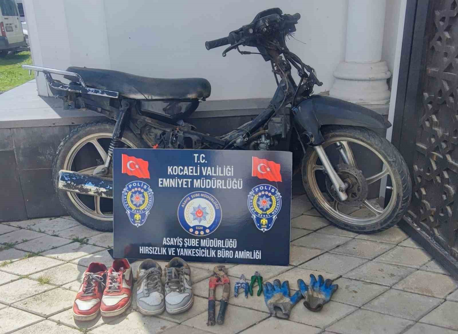 200 bin liralık kablo &ccedil;alan hırsızların bindiği motosiklet de &ccedil;alıntı &ccedil;ıktı
