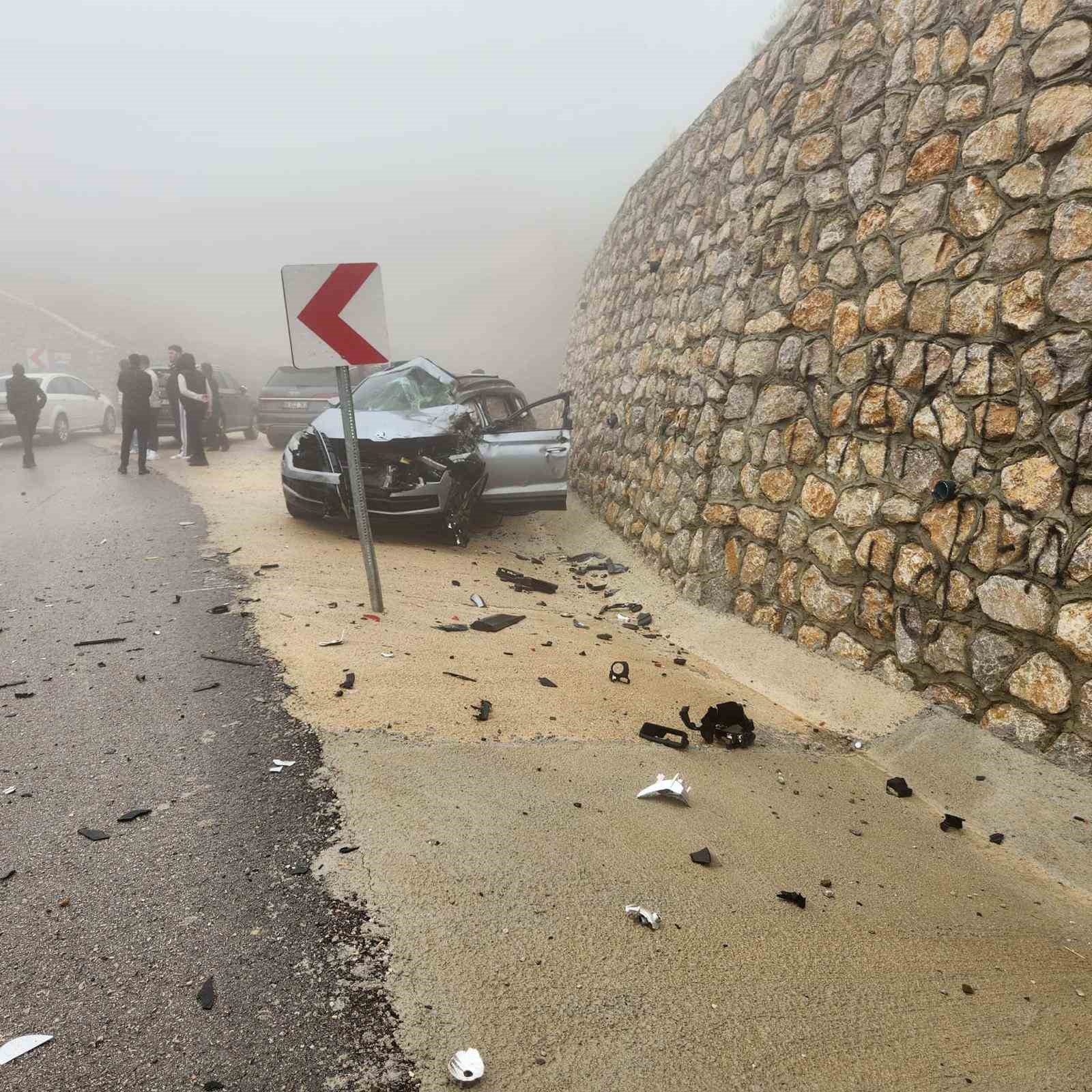 Konya-Antalya karayolunda feci kaza: 1 &ouml;l&uuml;, 3 yaralı
