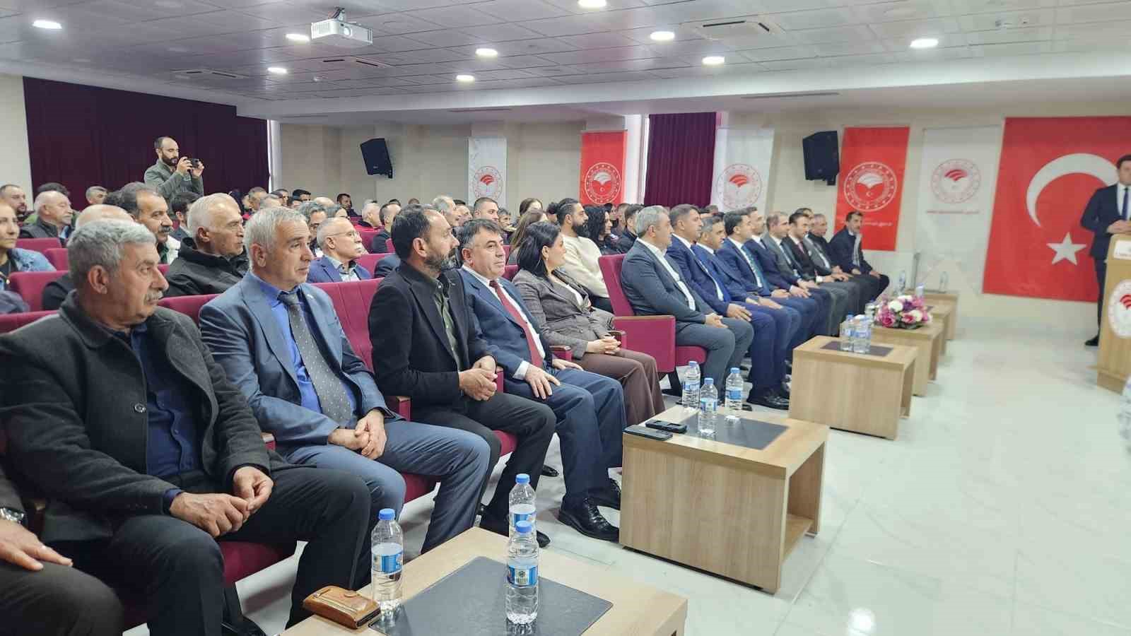 Tunceli’de çiftçilere tohum ve fide desteği