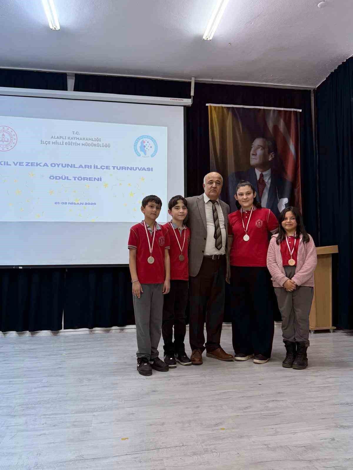 6. Geleneksel Alaplı Akıl ve Zeka Oyunları Turnuvası gerçekleştirildi
