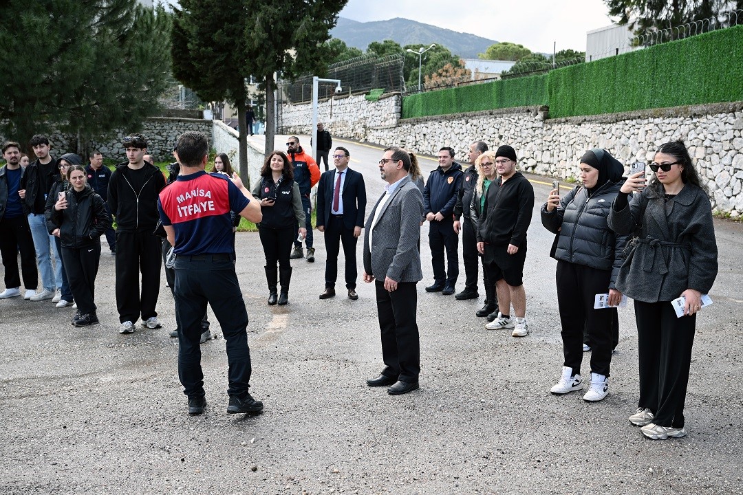 MCB&Uuml; Spor Bilimleri Fak&uuml;ltesi&rsquo;nde "Afet ve Yangın Farkındalığı" etkinliği d&uuml;zenlendi
