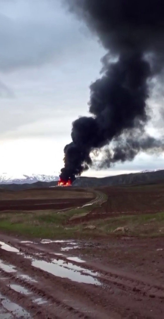 Çiftlik şantiyesinde yangın çıktı: Gökyüzü dumanla kaplandı