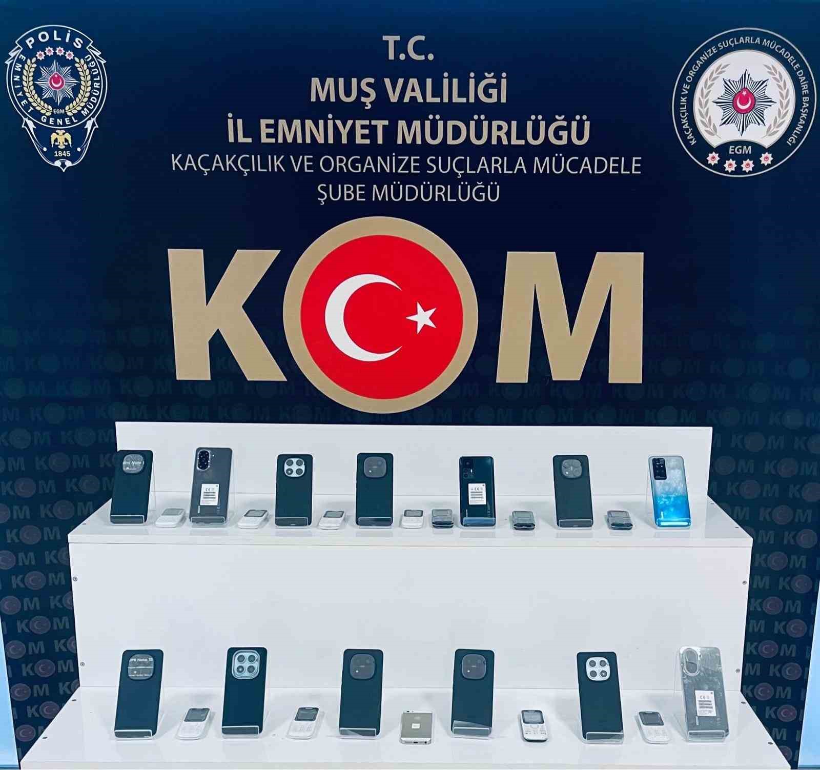 Muş’ta 25 adet kaçak cep telefonu ele geçirildi