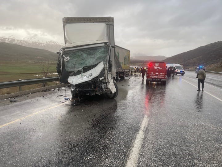 Malatya&rsquo;daki feci kazada &ouml;lenlerin kimlikleri belli oldu
