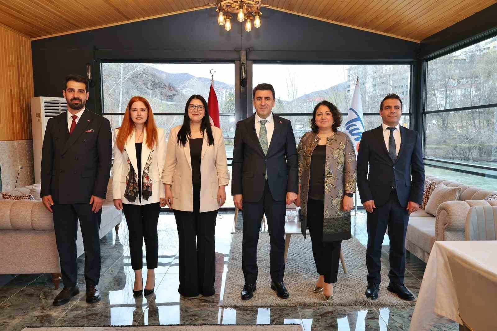 Tunceli&rsquo;de otizm farkındalığı paneli d&uuml;zenlendi
