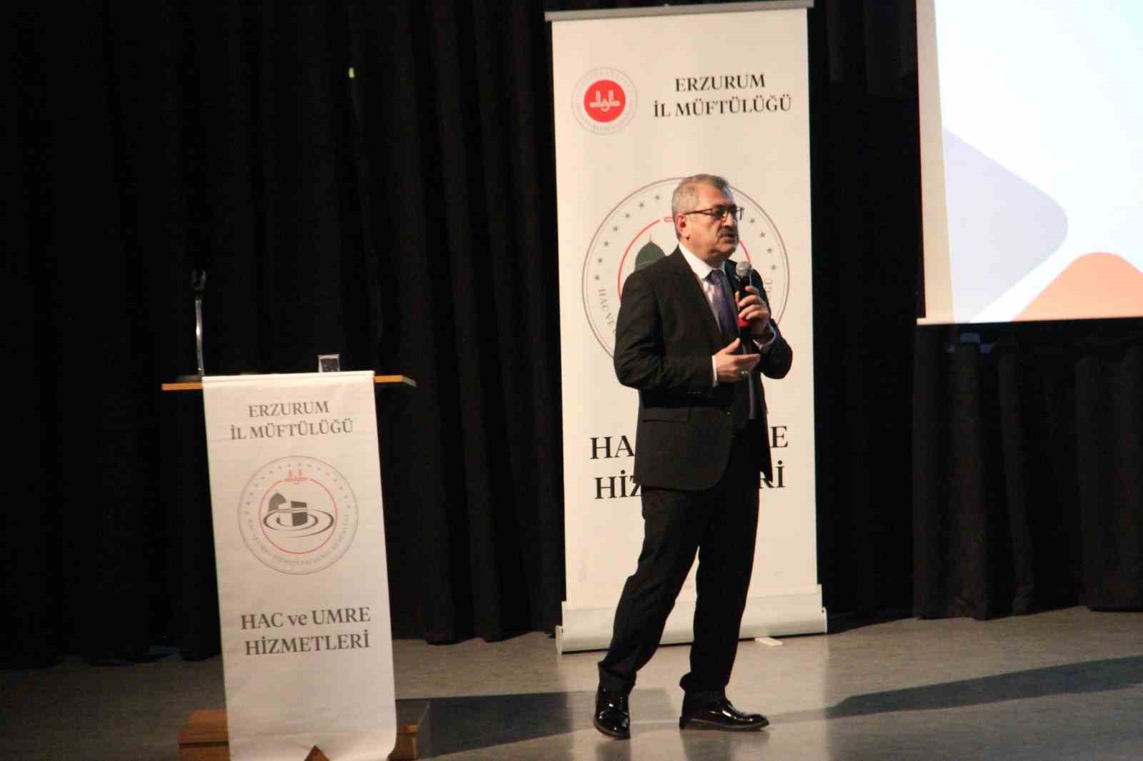 Hacı adaylarına bilgilendirme yapıldı
