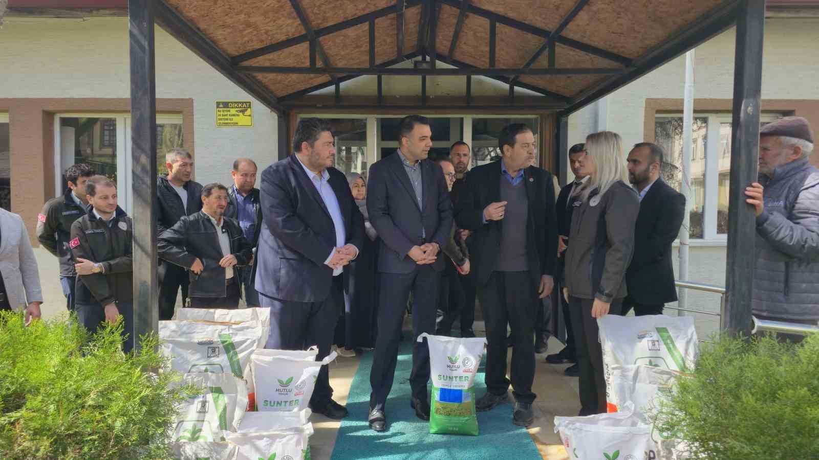 Bilecik&rsquo;te &ccedil;ift&ccedil;ilere tohum desteği sağlandı
