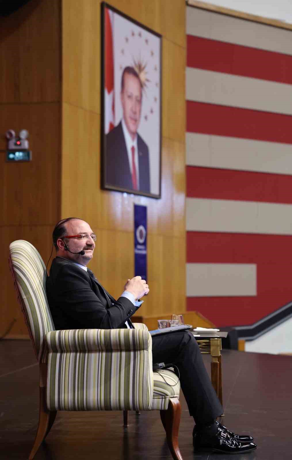 Rekt&ouml;r Hacım&uuml;ft&uuml;oğlu, geleceğin hekimleriyle bir araya geldi
