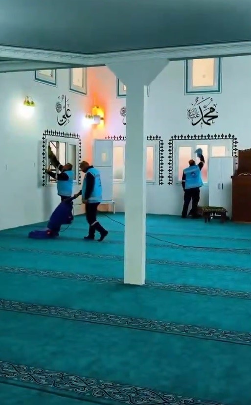 Antakya&rsquo;da ibadethane temizliği &ccedil;alışmaları s&uuml;r&uuml;yor
