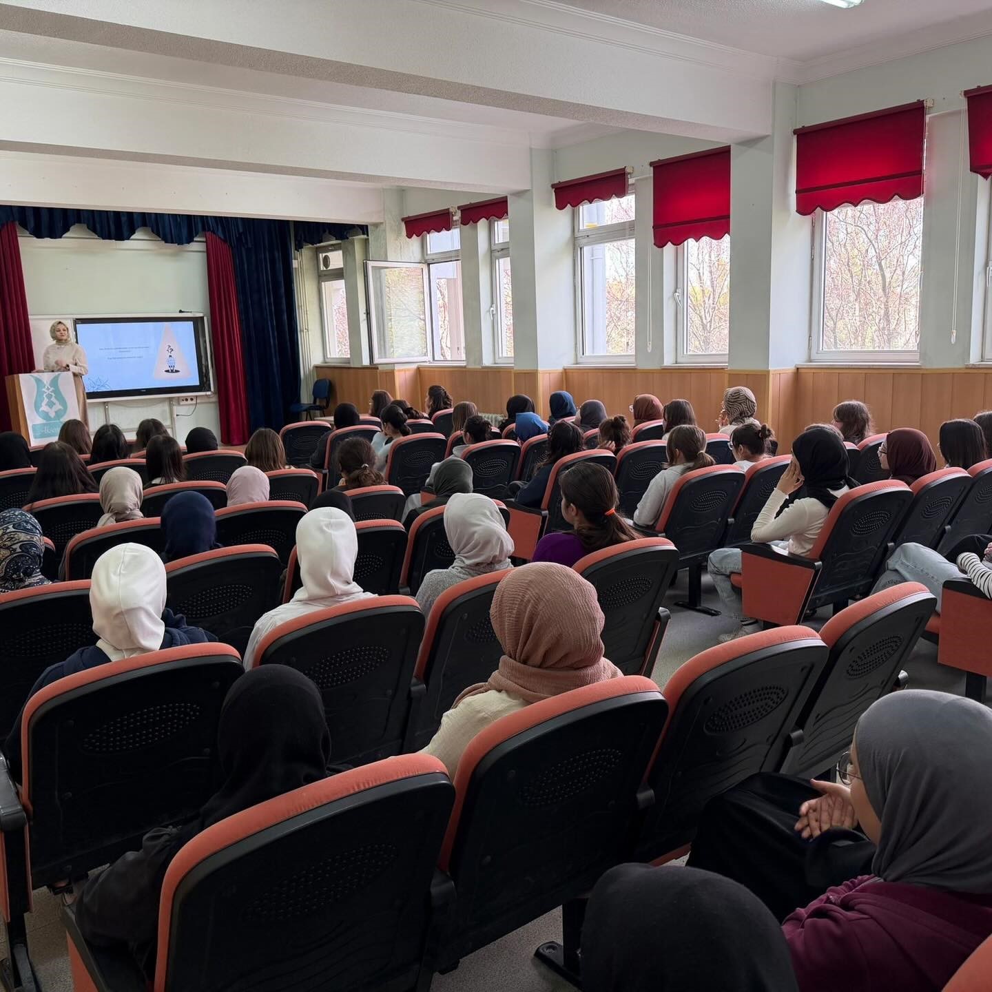 K&uuml;tahya Akşemsettin Kız AİHL&rsquo;de motivasyon programı
