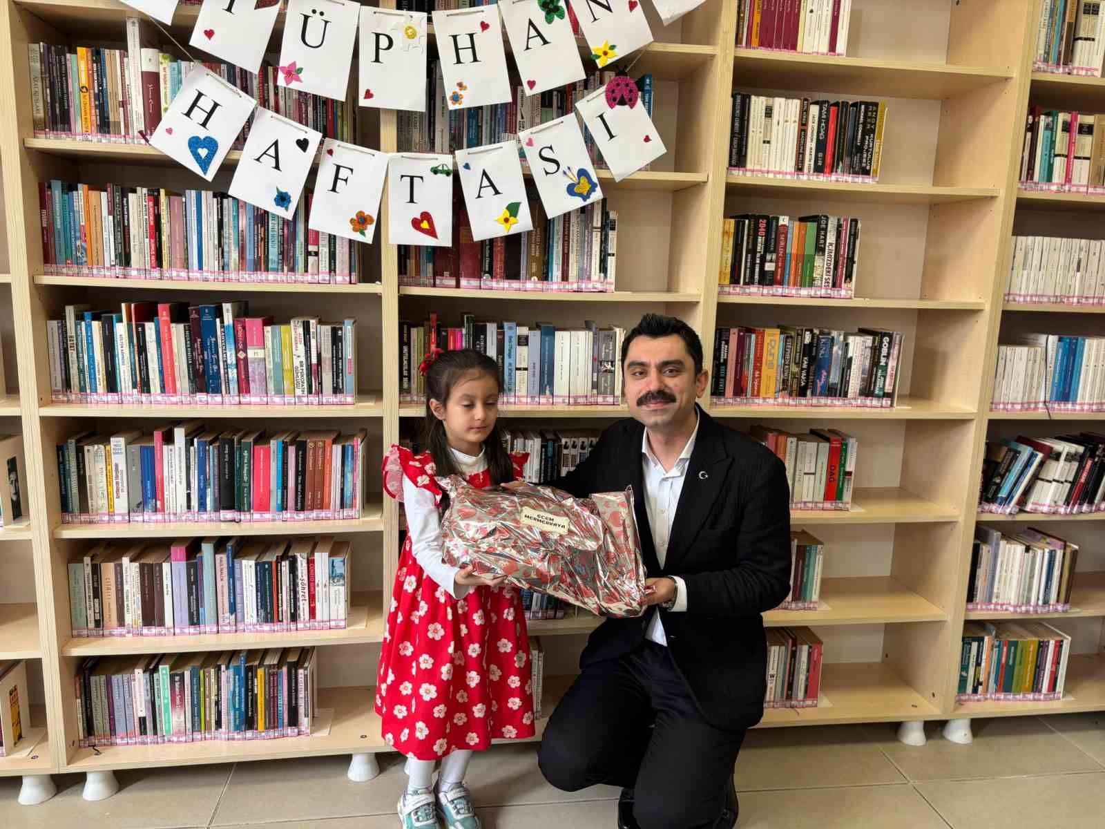 Susuz’da Kütüphane Haftası coşkusu: "İyileştiren Kütüphane" temasıyla anlamlı program