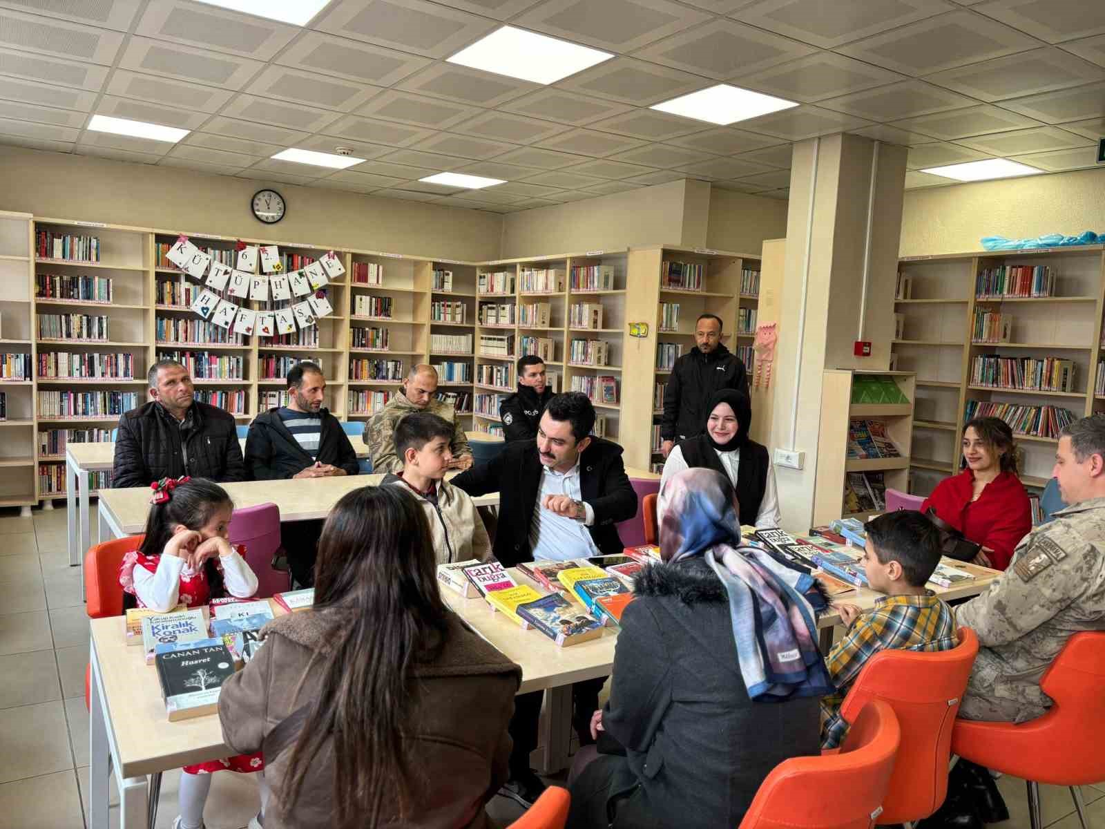 Susuz&rsquo;da K&uuml;t&uuml;phane Haftası coşkusu: "İyileştiren K&uuml;t&uuml;phane" temasıyla anlamlı program
