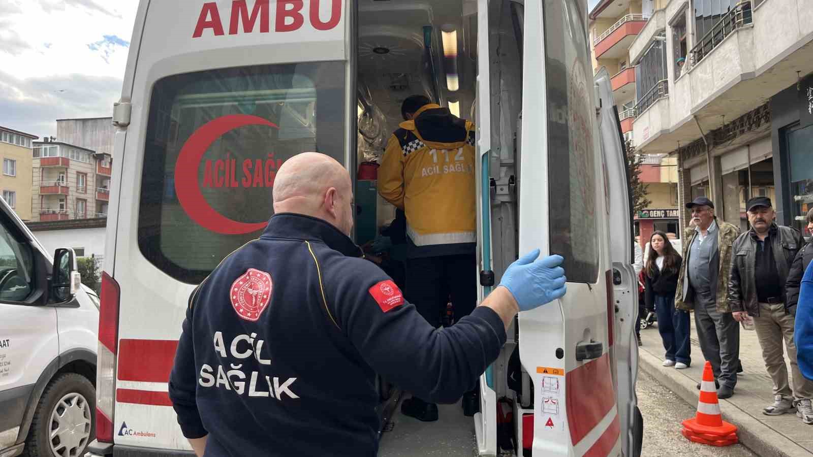 Ordu&rsquo;da otomobilin &ccedil;arptığı yaya yaralandı: Kaza anı kamerada
