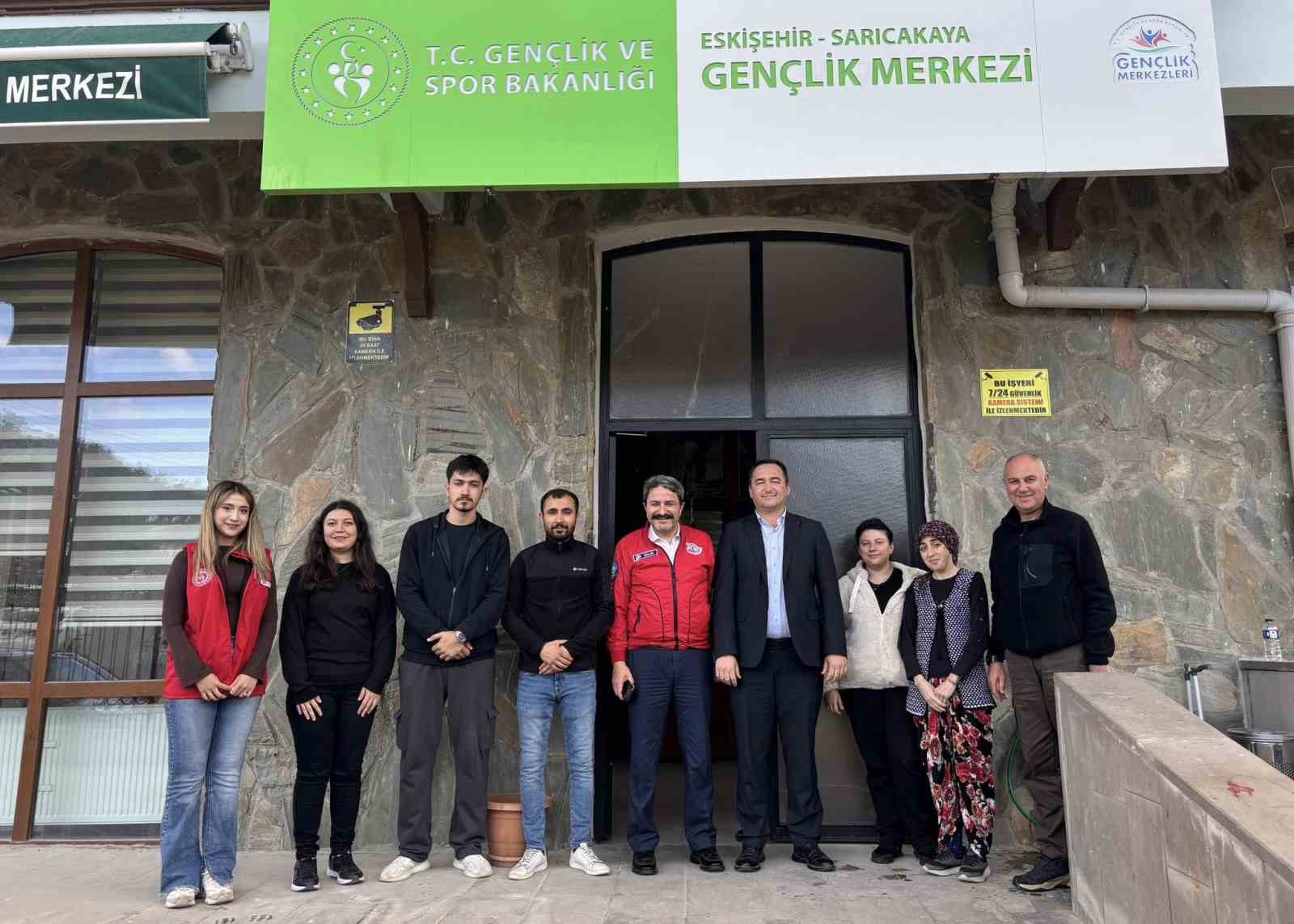 Gençlik ve Spor İl Müdürü Sarıcakaya Gençlik Merkezi’ni ziyaret etti