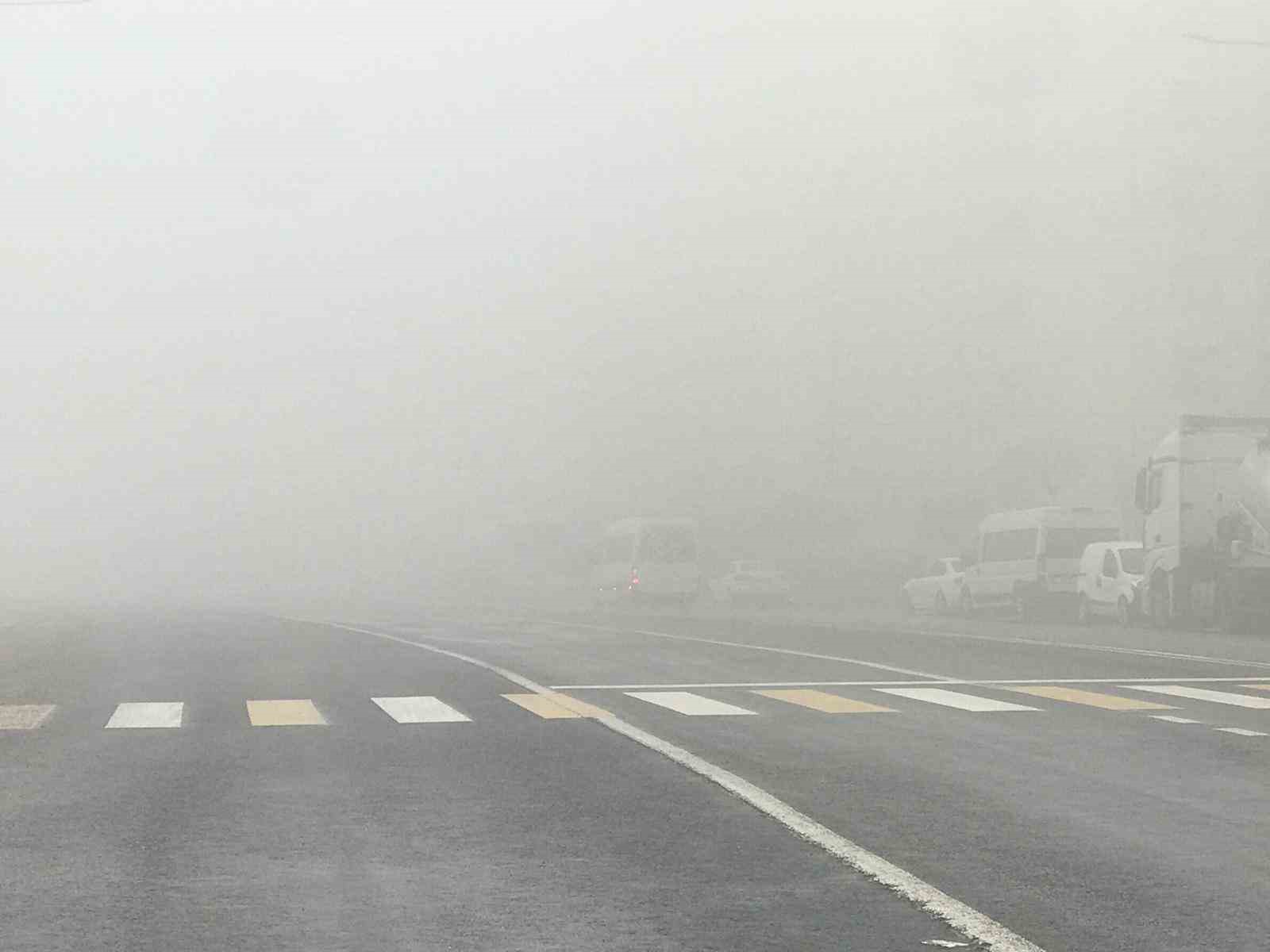 Şanlıurfa&rsquo;da sis nedeniyle g&ouml;r&uuml;ş mesafesi d&uuml;şt&uuml;
