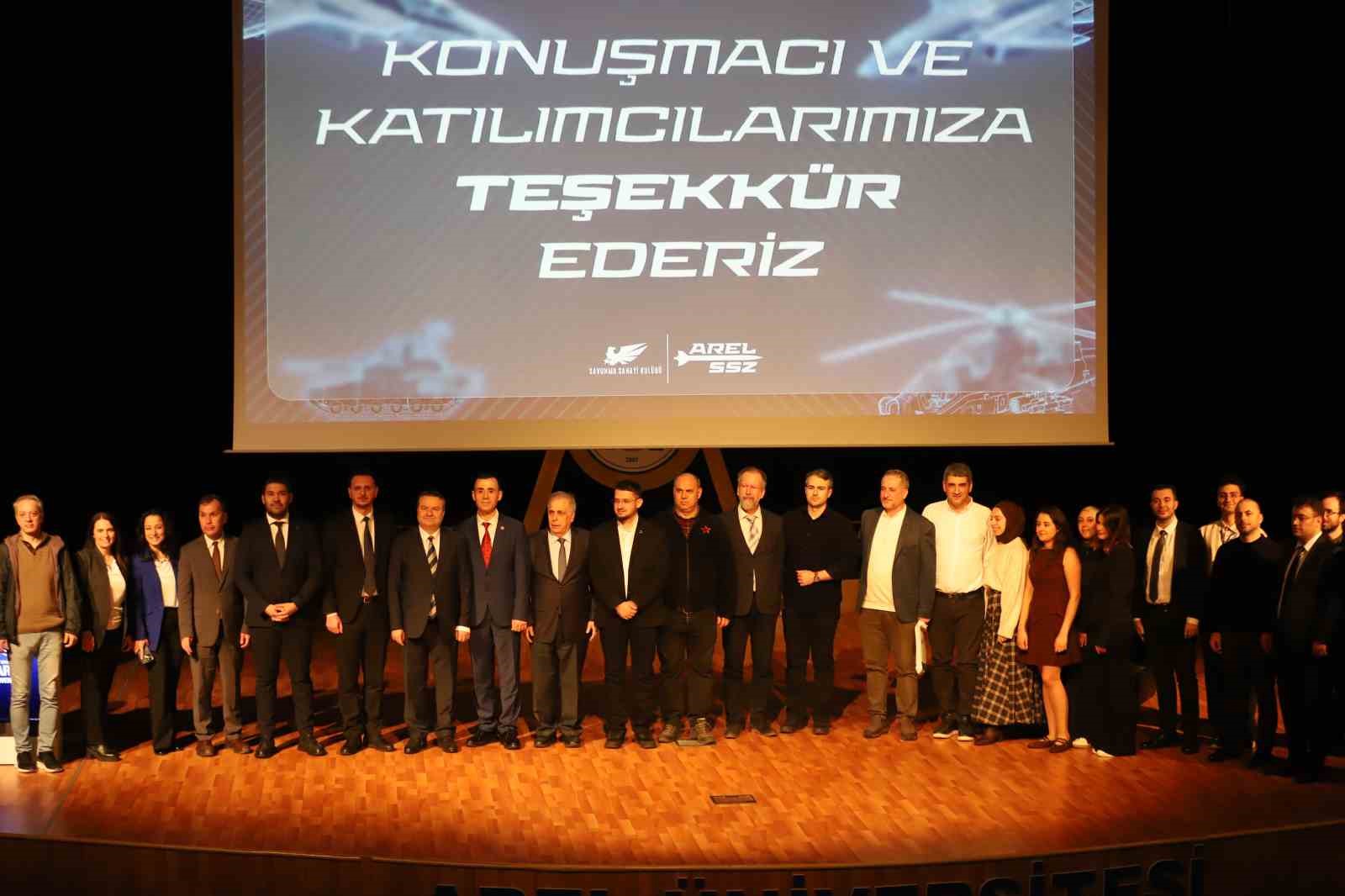 İstanbul Arel Üniversitesi'nde düzenlenen "Arel Savunma Sanayi Zirvesi" savunma sanayinin dev firmalarıyla öğrencileri bir araya getirdi. Zirvede, savunma sanayiinin küresel ölçekteki önemi ve son gelişmeler ele alındı.