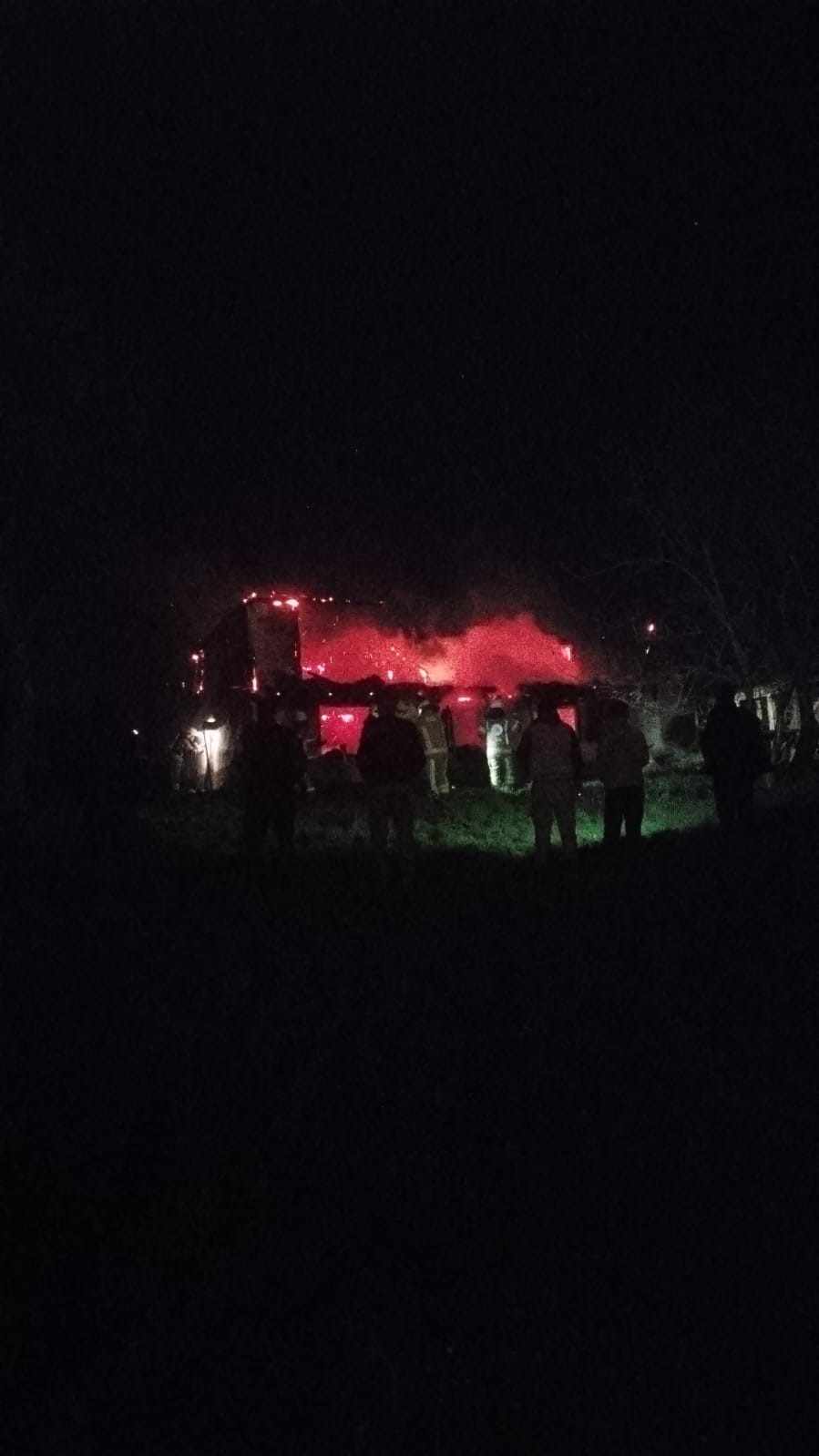 Bursa&rsquo;da 2 katlı ev alevlere teslim oldu
