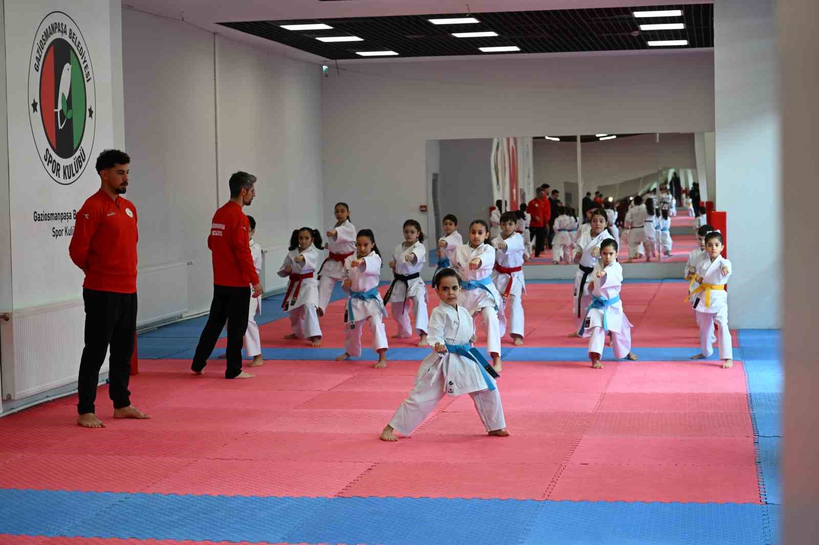 Gaziosmanpaşalı karateciler başarılarını uluslararası arenaya taşıyor
