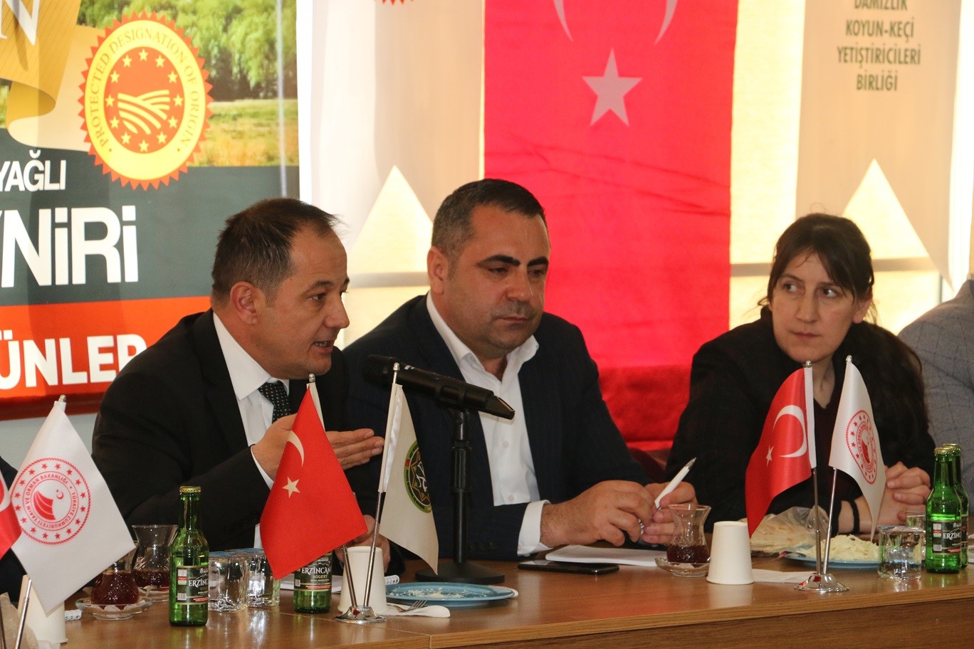 Erzincan&rsquo;da tulum peyniri &uuml;reticileri ortak yol haritasında buluştu
