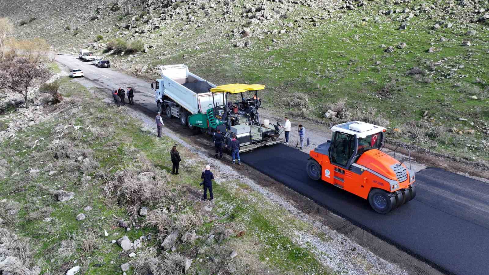 Başkan &Ouml;zldoğan: "H&uuml;rmet&ccedil;i - Gelbula yolunda konfor artıyor"
