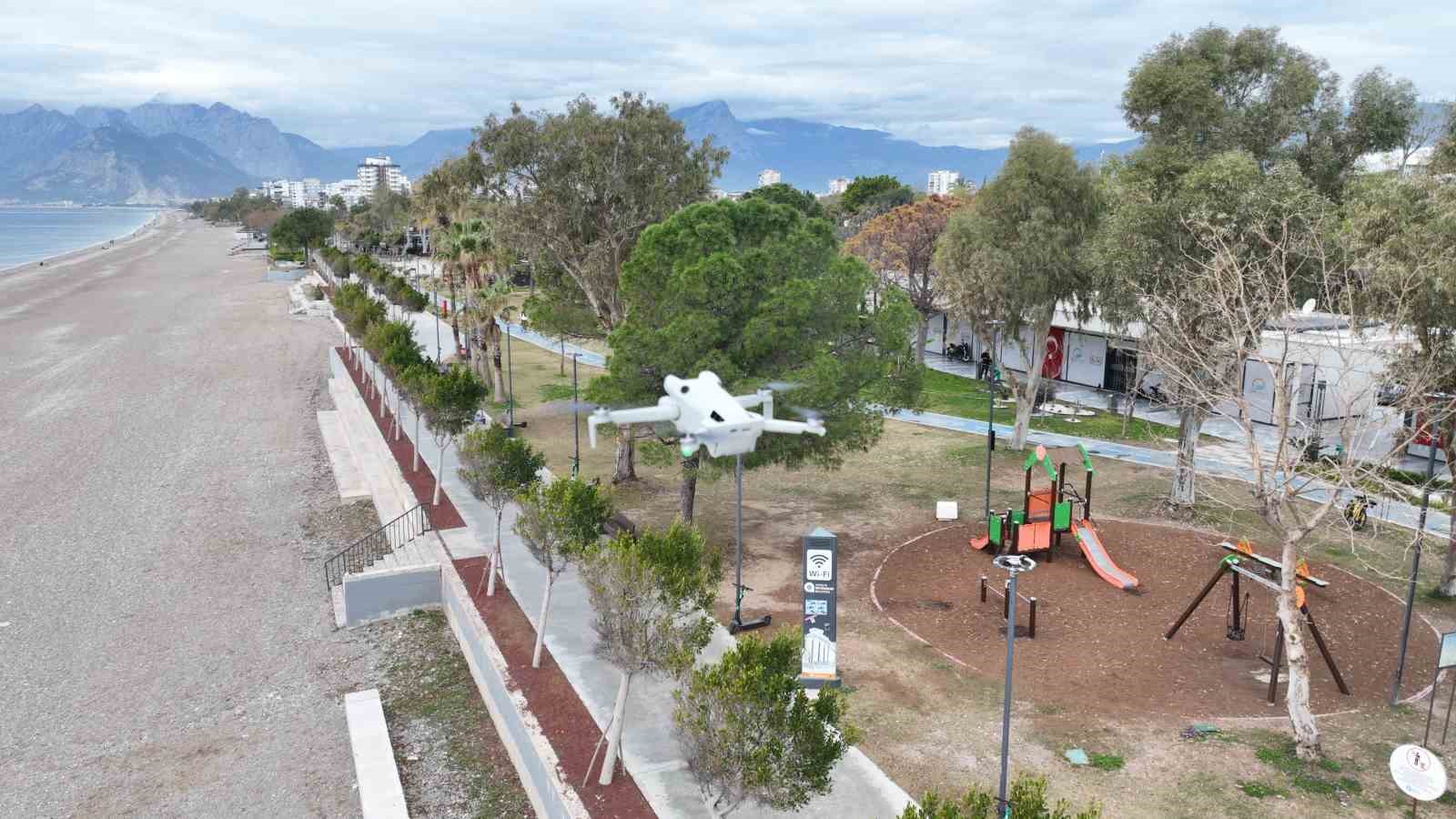 Antalya B&uuml;y&uuml;kşehir zabıtasından dronla denetim
