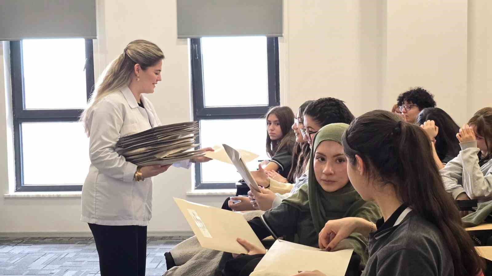 Başkan &Ccedil;olakbayrakdar: "Hizmetlerimizle okuyan bir nesil yetiştiriyoruz"
